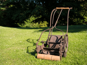 The first lawnmower designed by Edwin Budding, 1830